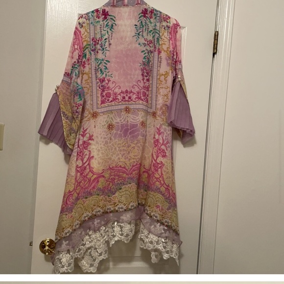 Farah talib Aziz kurta - Picture 3 of 4